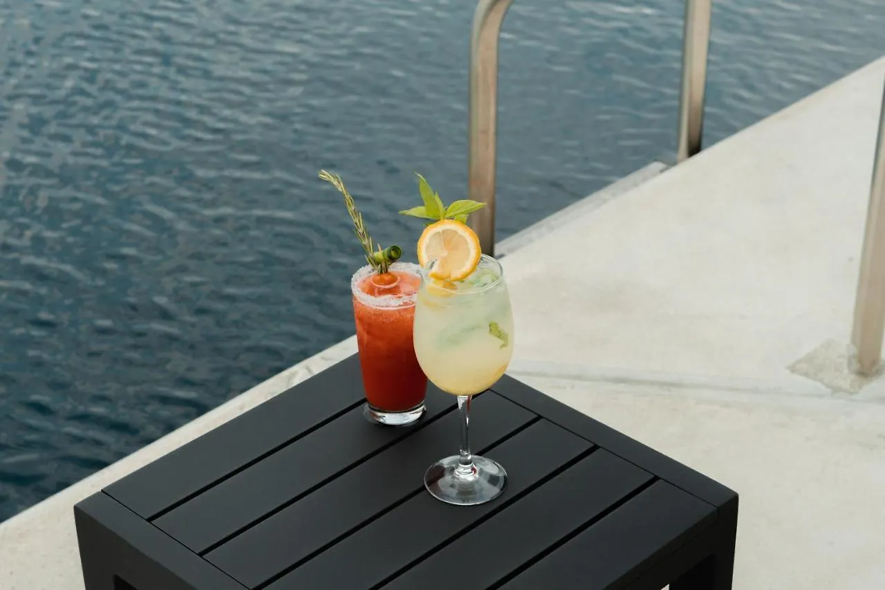 Hive Cancun By G Hotels