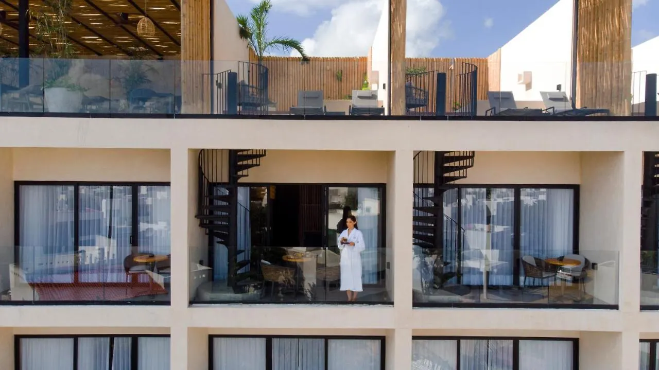 Hive Cancun By G Hotels