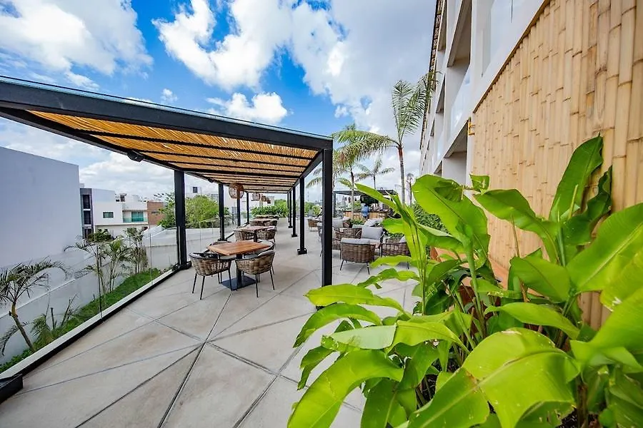 Hive Cancun By G Hotels