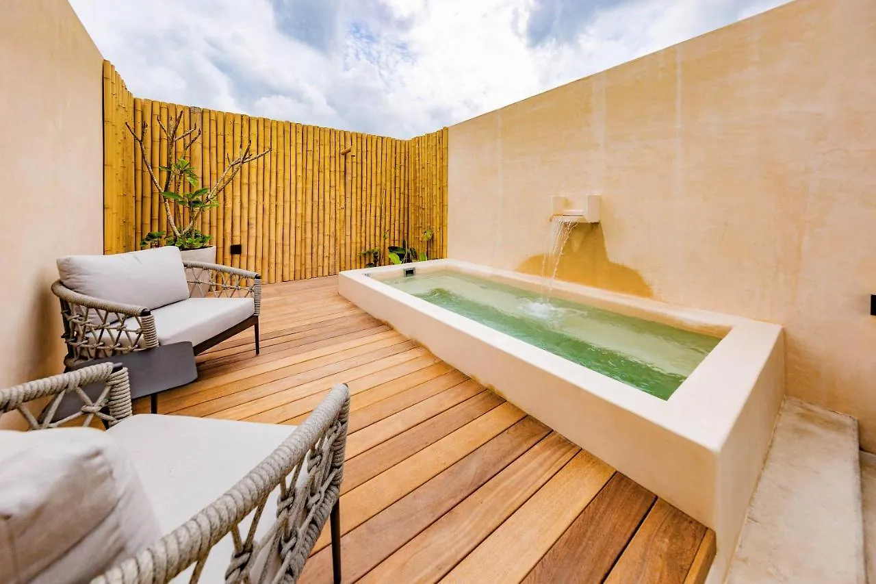 Hive Cancun By G Hotels